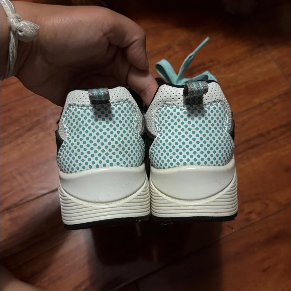 BT21 Van Skechers Sneakers size 6.5